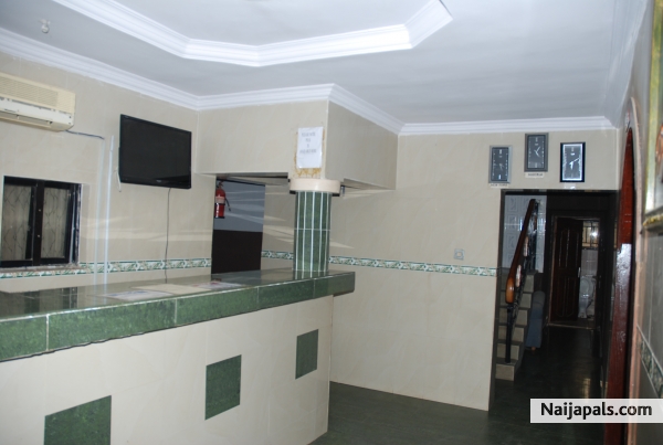 This is what reception of my hotel looks like now.... - click for next photo