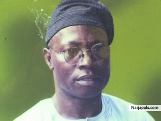 Energetic retired Accountant - click for next photo
