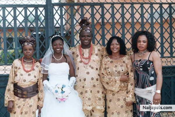 Marriage celemony of Omorowa - click for next photo