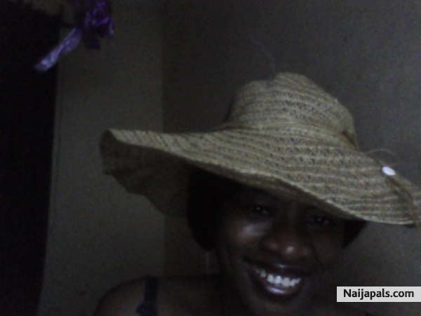 me and my straw hat! - click for next photo