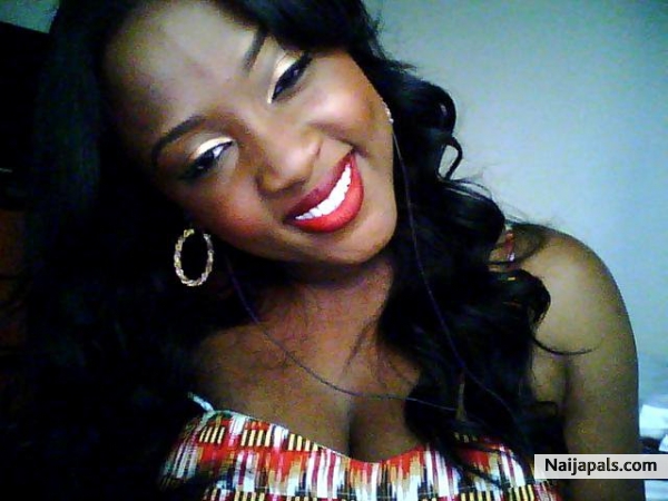 red lips - click for next photo