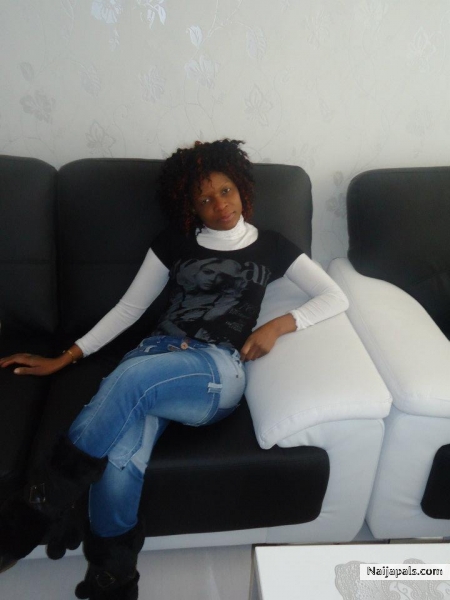 relaxing in my living room - click for next photo