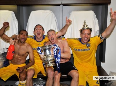 WE ARE THE BEST CLUB IN THE WORLD, UP CHELSEA - click for next photo