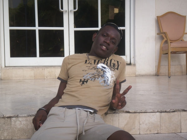  - click for next photo