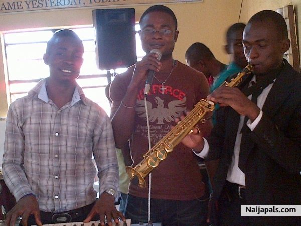 Sing for joy to God our King! - click for next photo