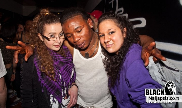 VIC.O & HIS DANCERS - click for next photo