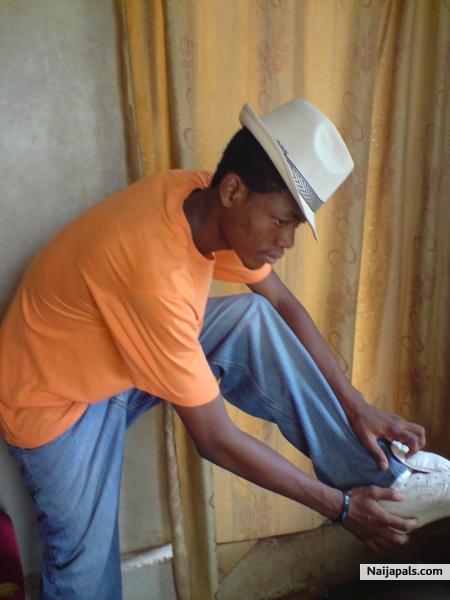  - click for next photo