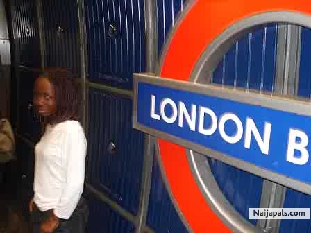 By the London Brigde - click for next photo