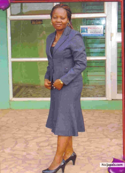 dis d babe - click for next photo