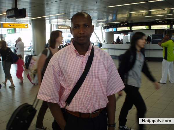 At schipol in Amsterdam - click for next photo