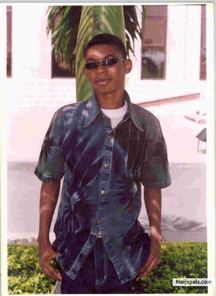 THIS NA ME OH, AM i YOUNG ? - click for next photo