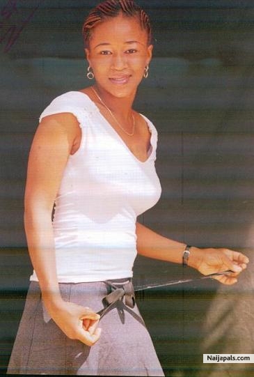 toyin - click for next photo