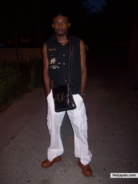  - click for next photo