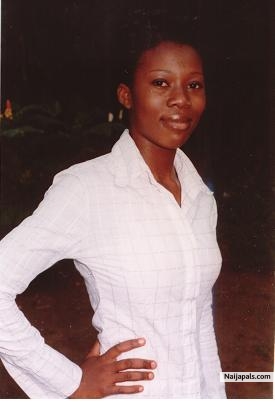 THE GIRL BOLU IS NICE AND GENTLE - click for next photo
