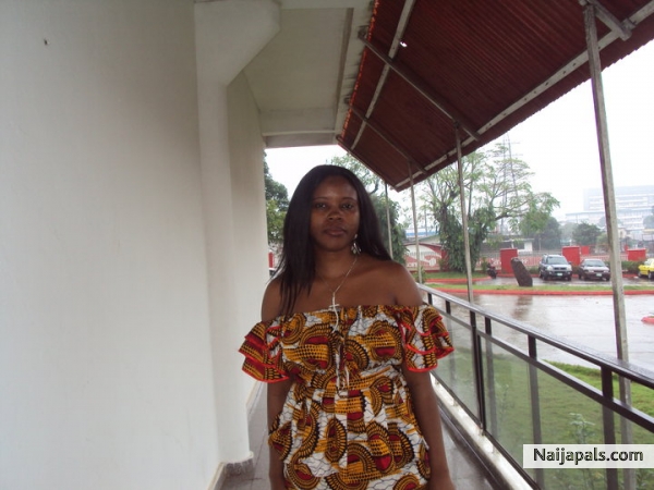 Mama Afria - click for next photo