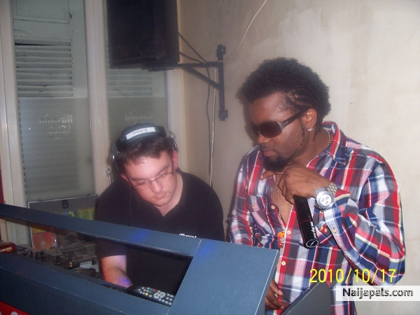 Mekxo with Dj royal - click for next photo