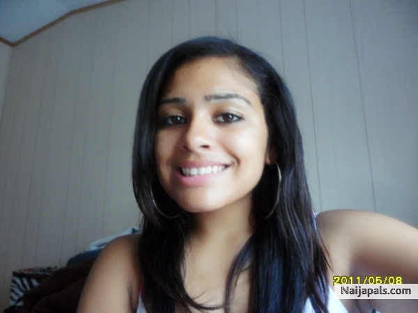 PRETTY ANGIE - click for next photo