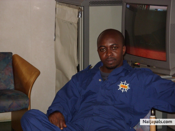 CHILIN IN TV ROOM - click for next photo