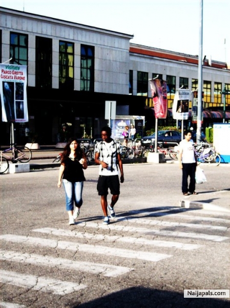  - click for next photo