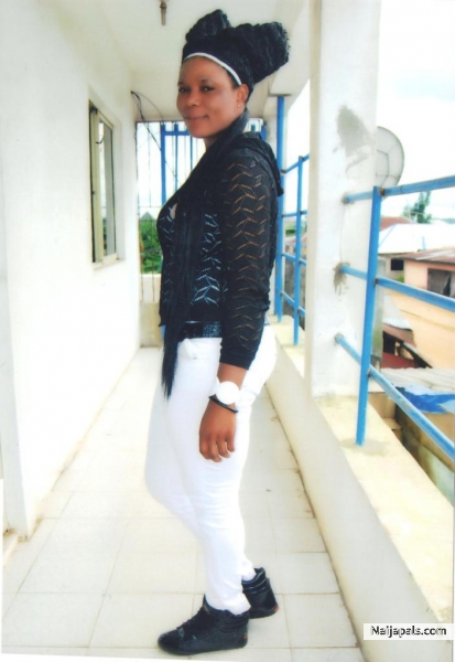 LADY B. DE HAIR MAKE-UP ARTISTE OF THE NEW MILLENNIUM - click for next photo