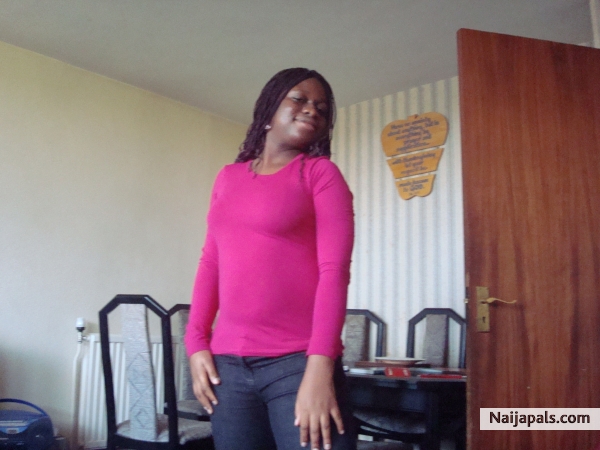 mee - click for next photo
