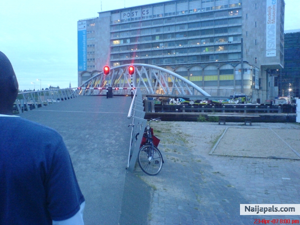  - click for next photo