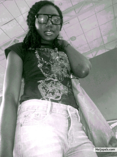 Cici-blaq - click for next photo