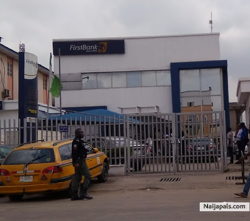 First Bank Nigeria got some style. Only taxi is allow to bring a visitor into visiting! - click for next photo