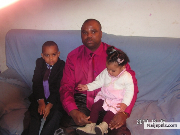 john2omos with my lovely kids - click for next photo