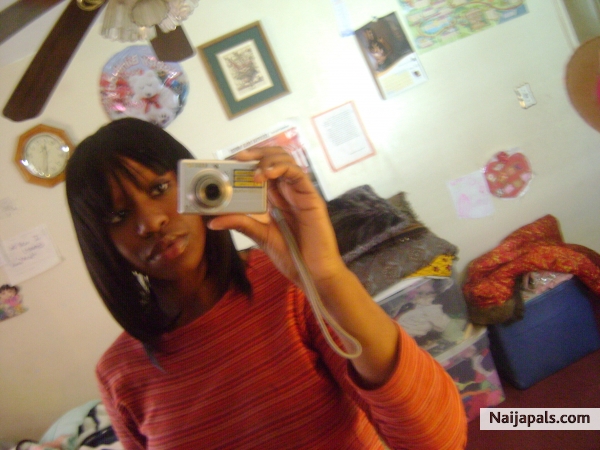 Mee.....looking in thte mirror - click for next photo