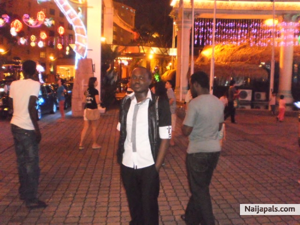  - click for next photo