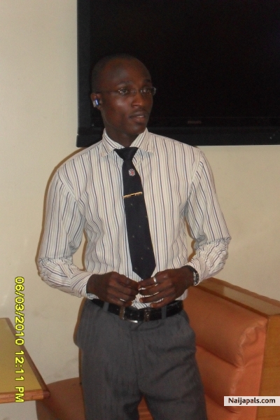 IN D OFFICE - click for next photo