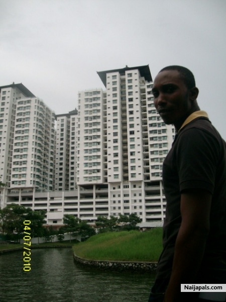  - click for next photo