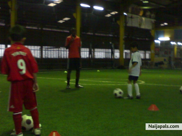 COACHING THE KIDS GAME OF SOCCER - click for next photo