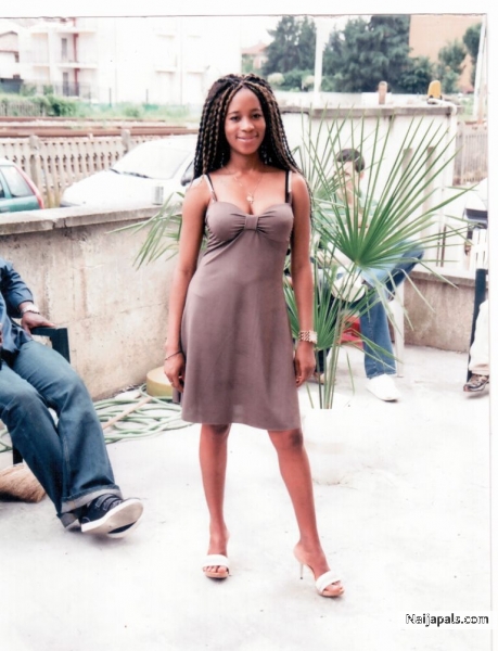 i am a loving looking girl - click for next photo