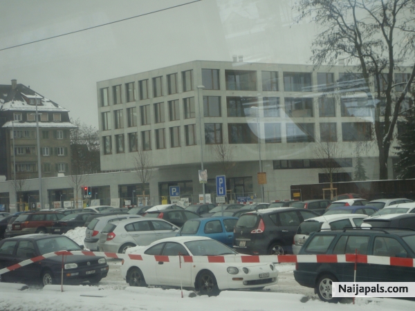  - click for next photo