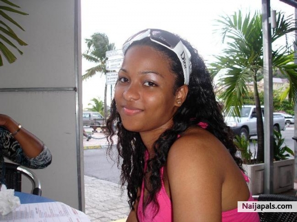 lorita - click for next photo