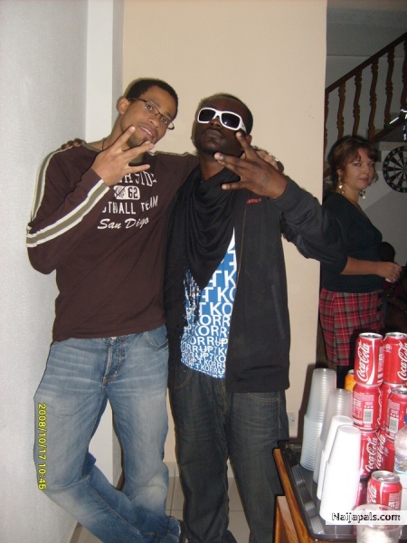 na 9ja boi sha...half caste - click for next photo