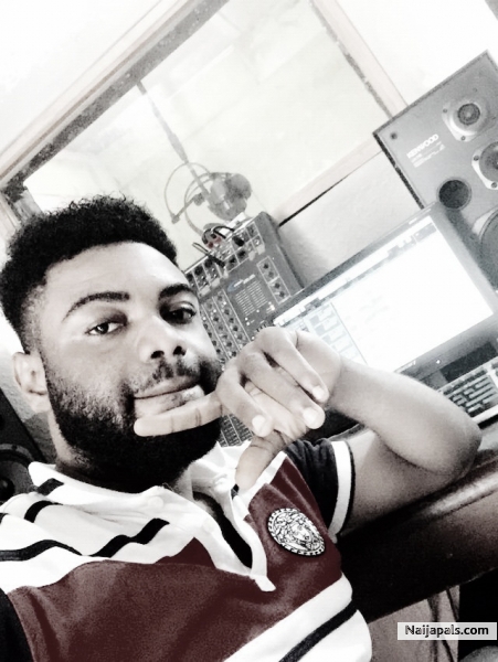 stan actur ALL ABOUT MUSIC - click for next photo