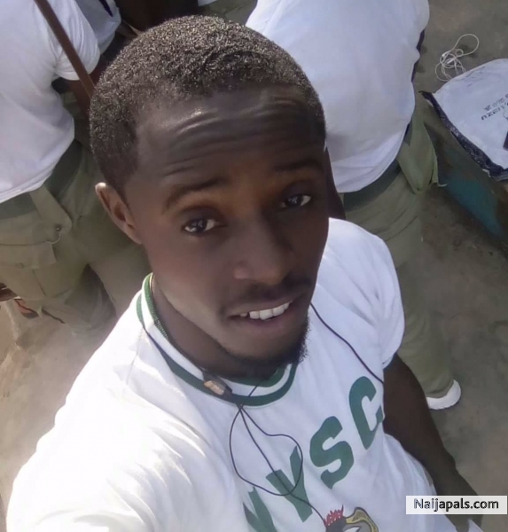 serving naija - click for next photo