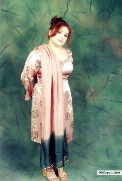 Shazida Khatun Assamese webmaster - click for next photo