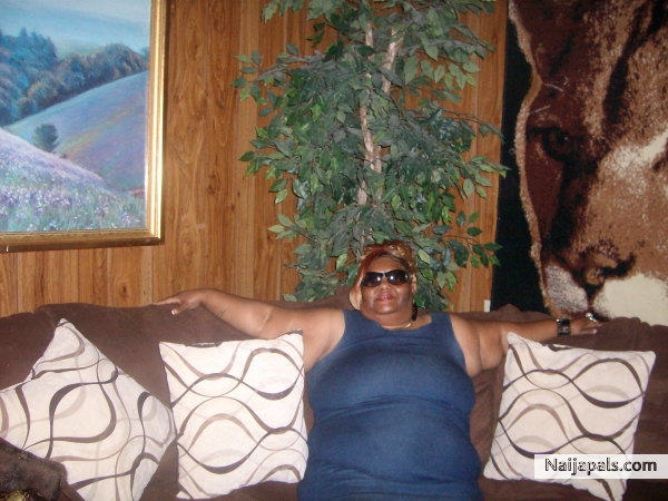 waitin on my crown royal to be served - click for next photo