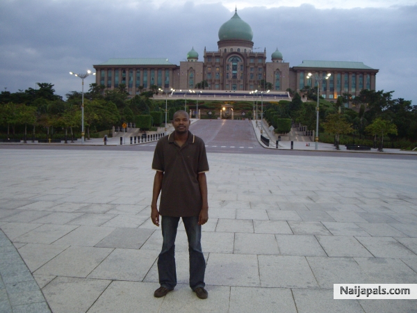  - click for next photo