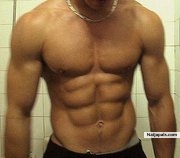 Am goodlooking, masculine and charming. - click for next photo