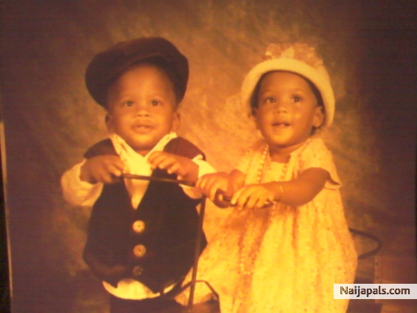 MERRY CHRISTMAS MY ANGELS, THE TWINS 19MONTHS OLD NOW!!! - click for next photo