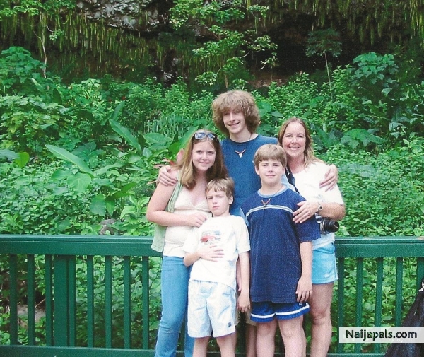 me and my 4 great kids in our favorite place, Kauai - click for next photo