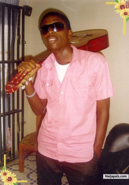 soty d guiter man. - click for next photo
