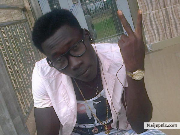 Words can't describe the true way am feeling cus this love is above the limit n its so unbreakable so uncountable like d sands on earth. Holla bae my love is true - click for next photo