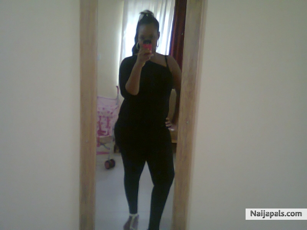 chillin in akosombo - click for next photo