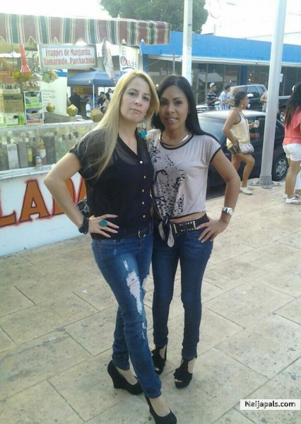CAROLINA AND JENNY - click for next photo